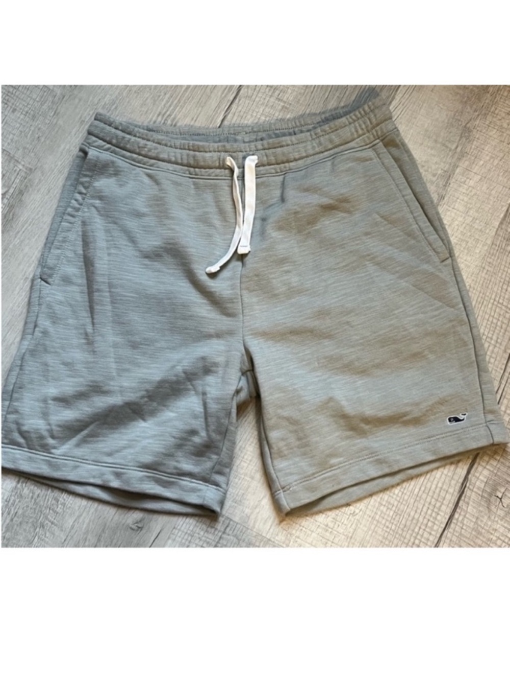 Vineyard vines gray shorts